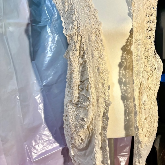 Lace Jacket/Open Vest - Picture 2 of 6